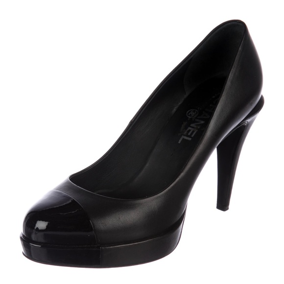 Chanel Leather Cap-Toe Pump with Box Size 8 or IT 38 - Picture 3 of 8